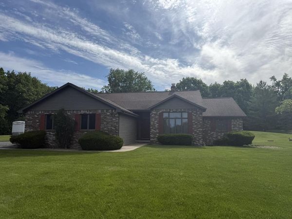 1864 IMPERIAL ROAD, Oshkosh, WI 54904