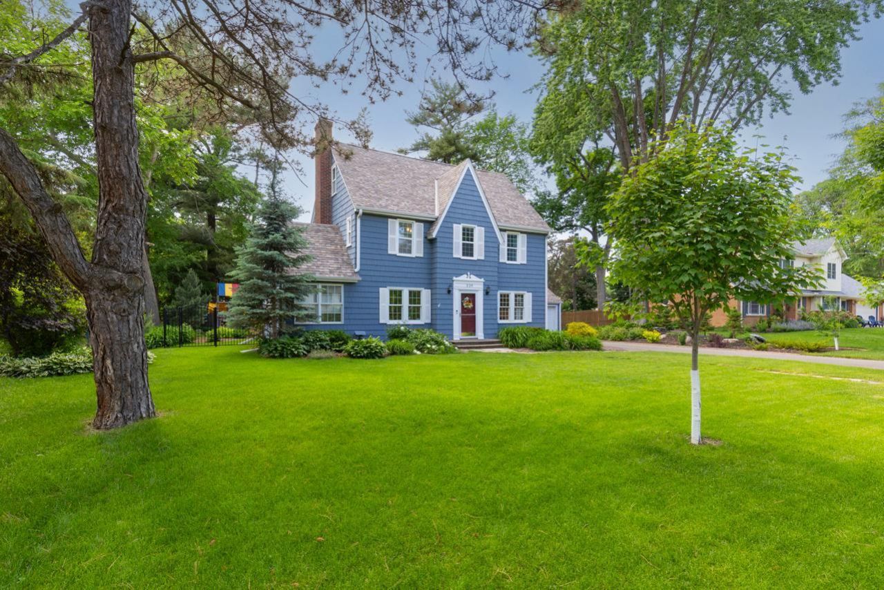 220 Holly Road , Hopkins, MN 55343