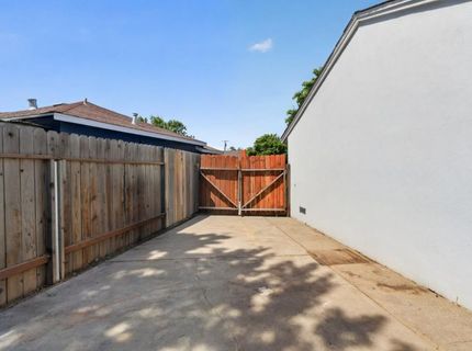 5625 49th St, Sacramento, CA 95824 Photo
