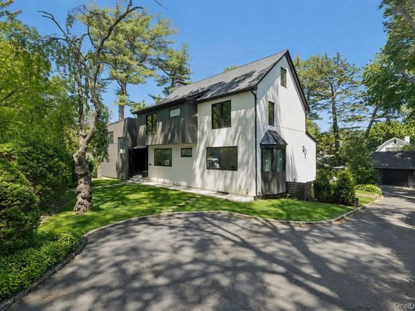 112 Huntington Road, Port Washington, NY 11050