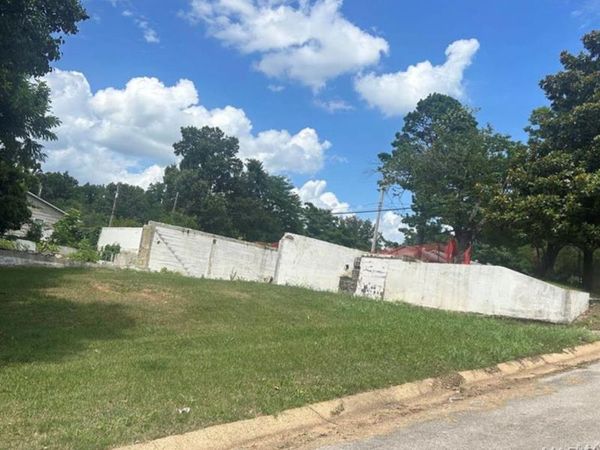1217 S 11th Street , Poplar Bluff, MO 63901