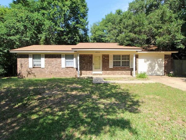 4745 Praline Ln, Pace, FL 32571