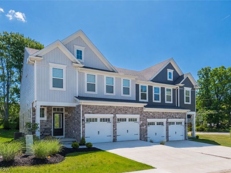 9235 Ledge View Terrace, Broadview Heights, OH 44147 Photo 1
