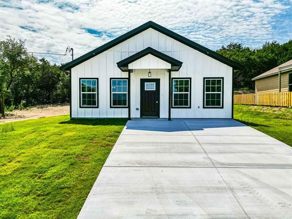 4315 Mountain Hollow Drive, Granbury, TX 76048