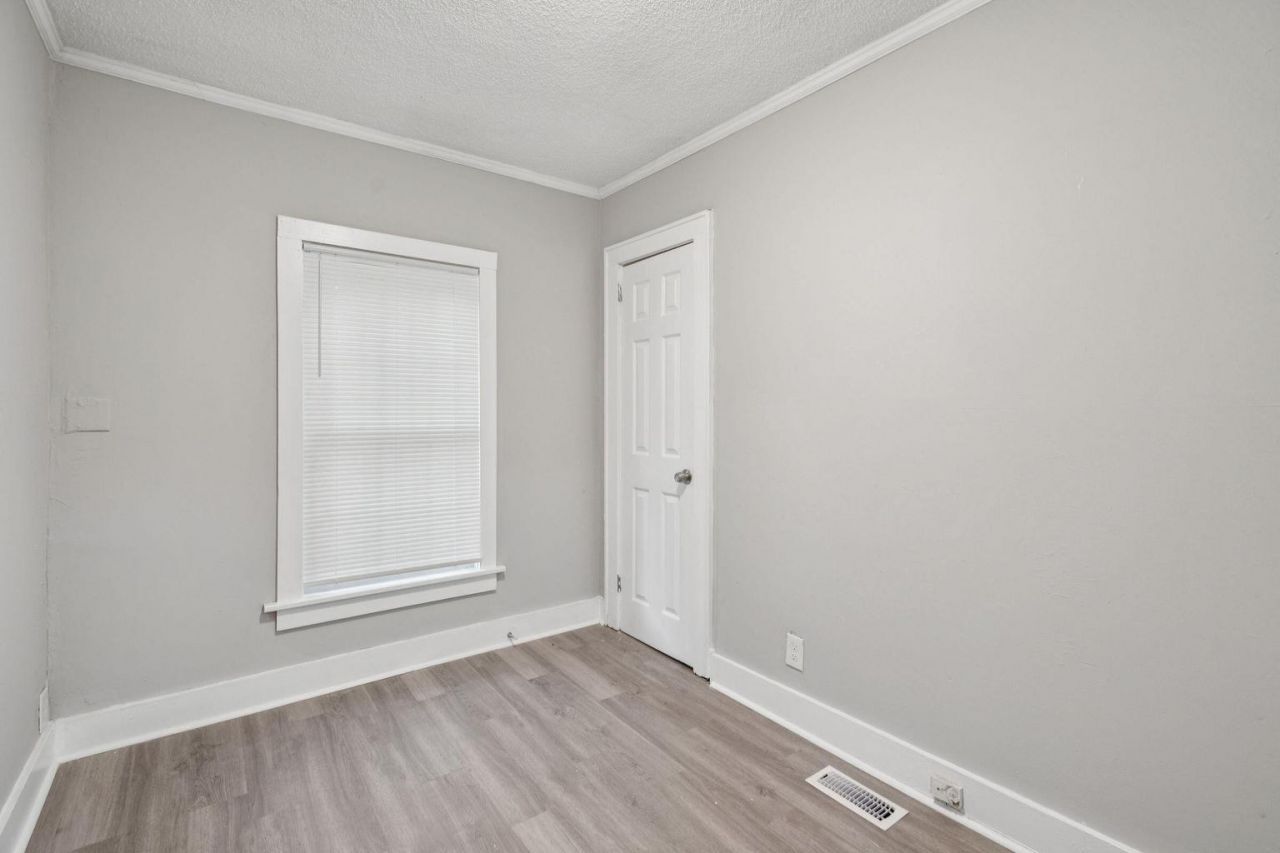 2732 Houston Street Photo 11