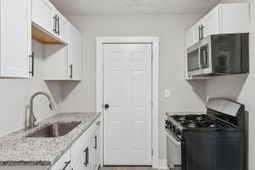 2732 Houston Street photo 4
