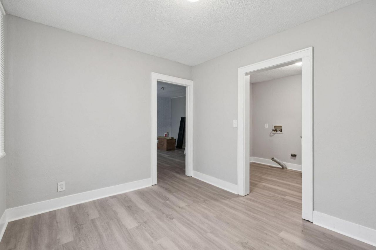 2732 Houston Street Photo 7
