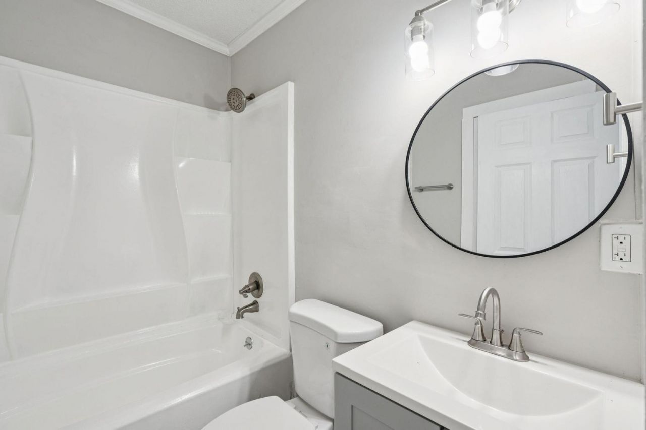 2732 Houston Street Photo 9