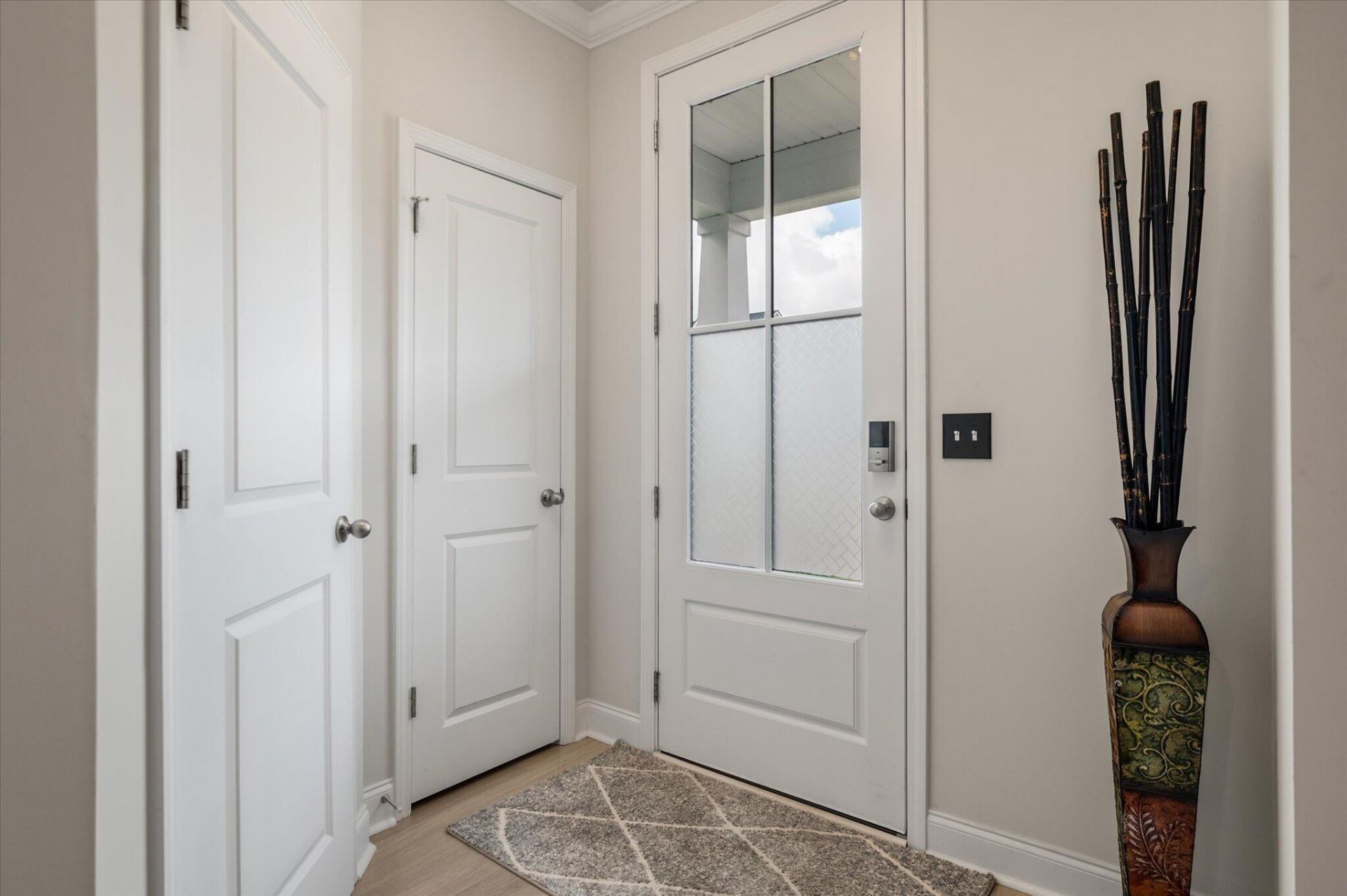 515 Green Fern Drive Photo 4