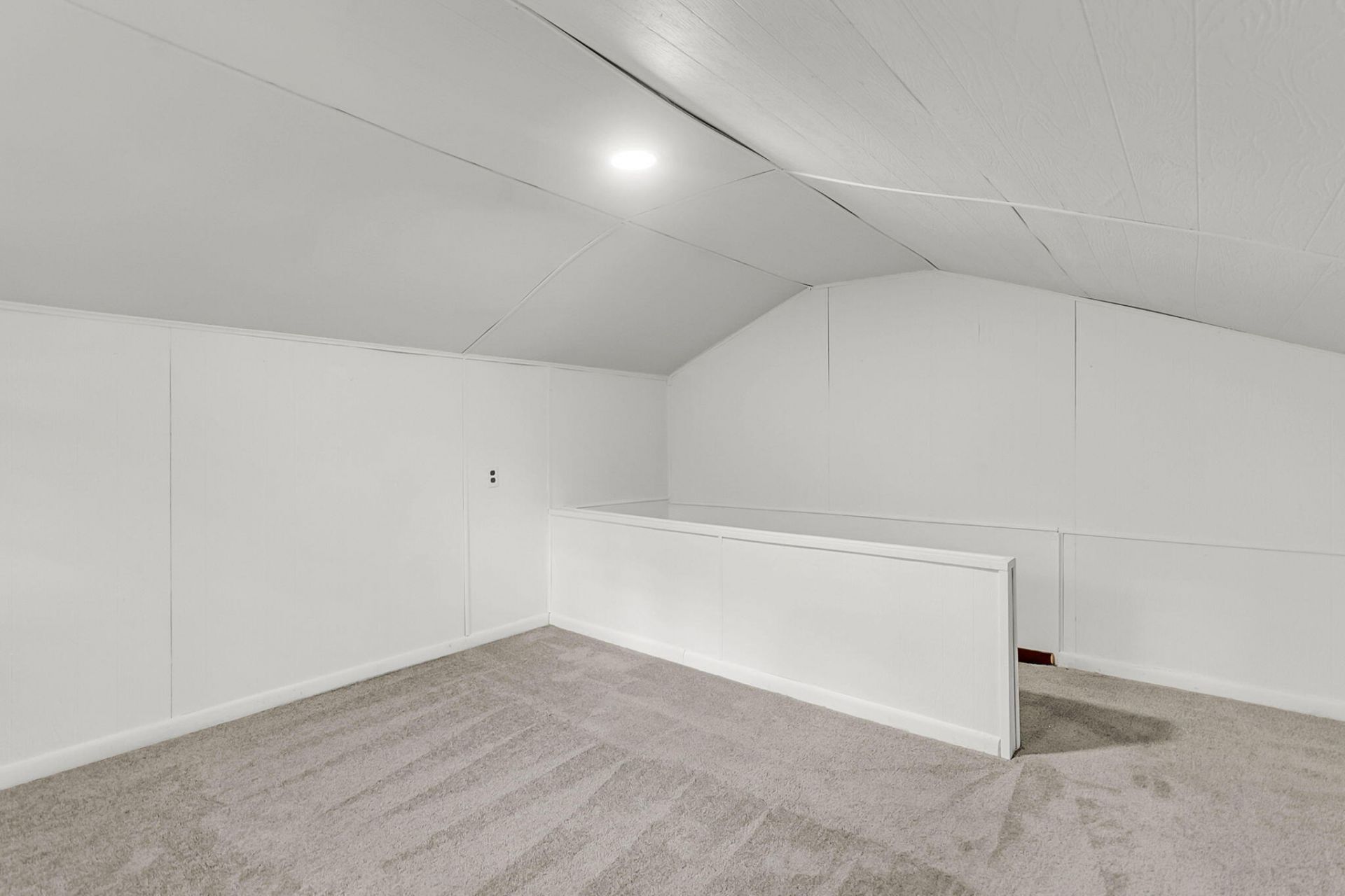 8310 Greenridge Road Photo 10