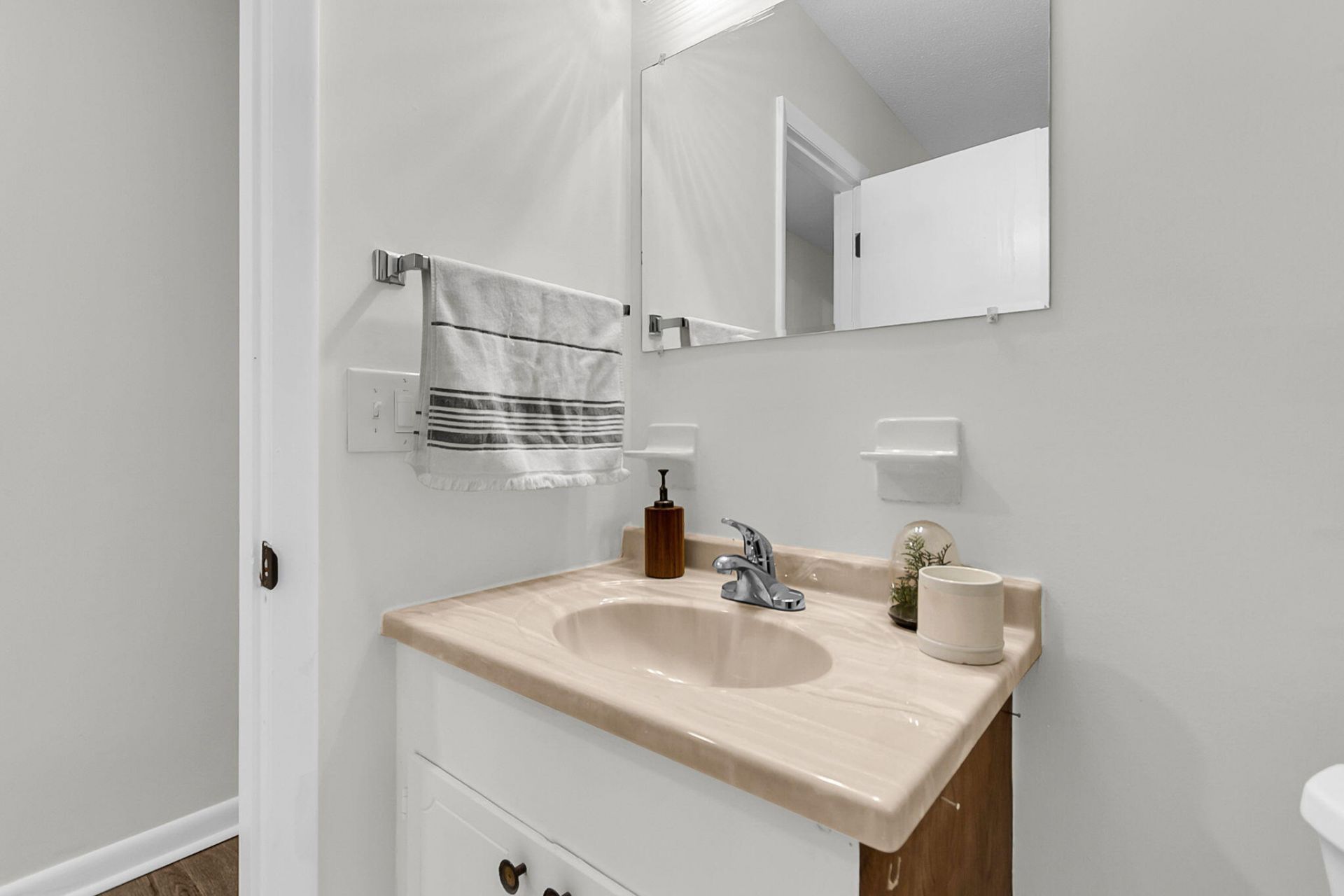 8310 Greenridge Road Photo 28