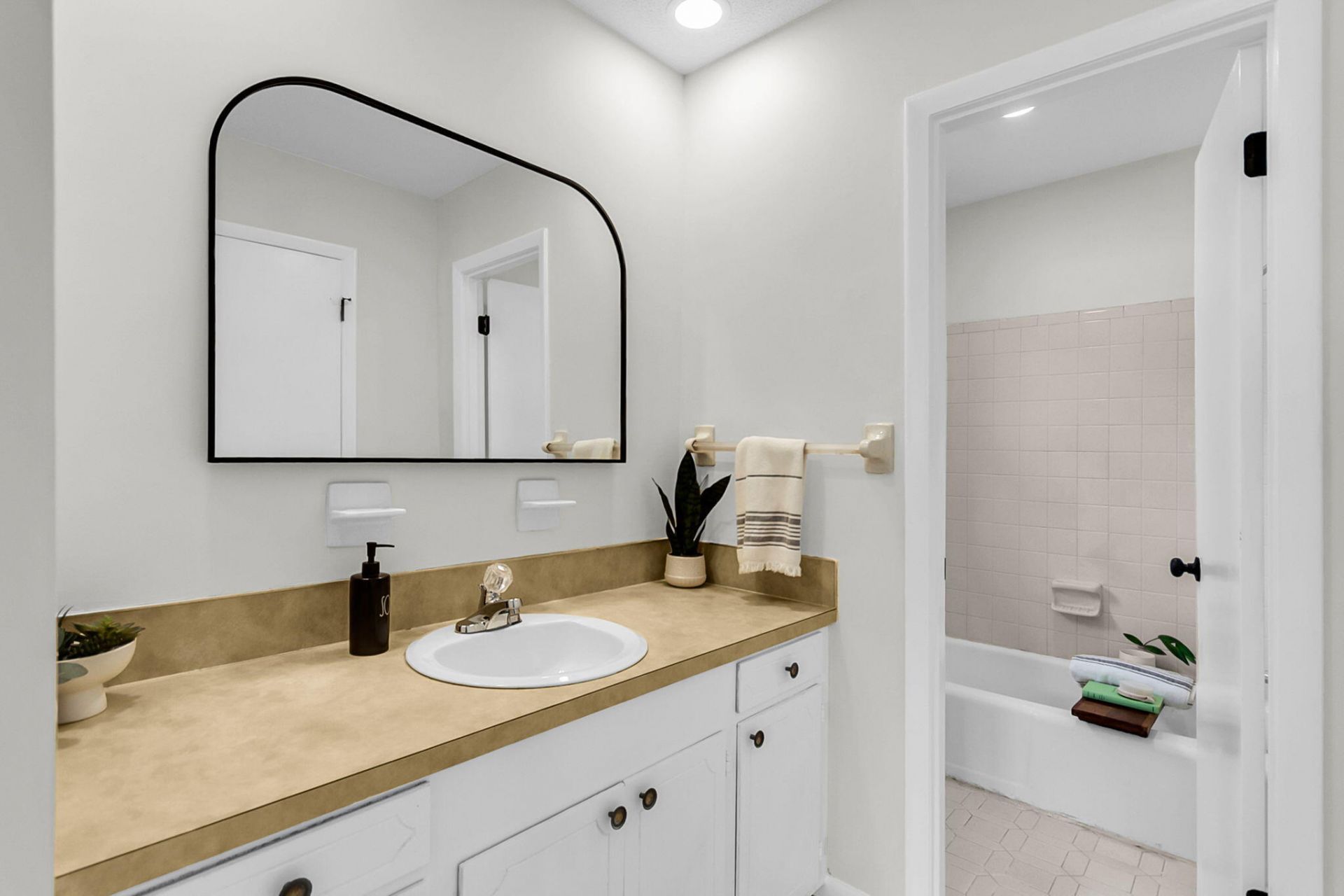 8310 Greenridge Road Photo 35