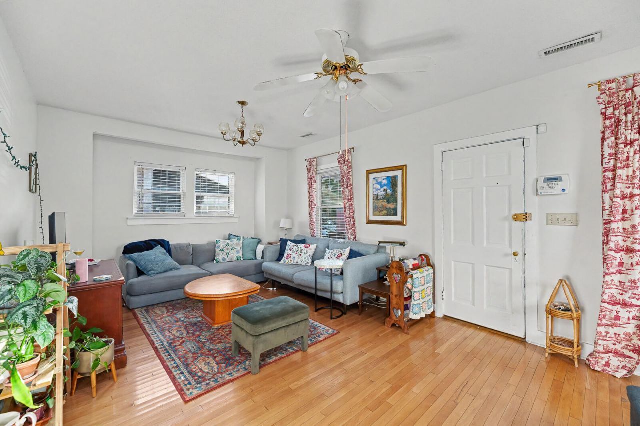 7 Poplar Street Photo 5