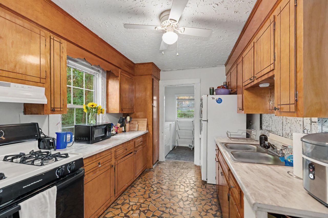 7 Poplar Street Photo 8