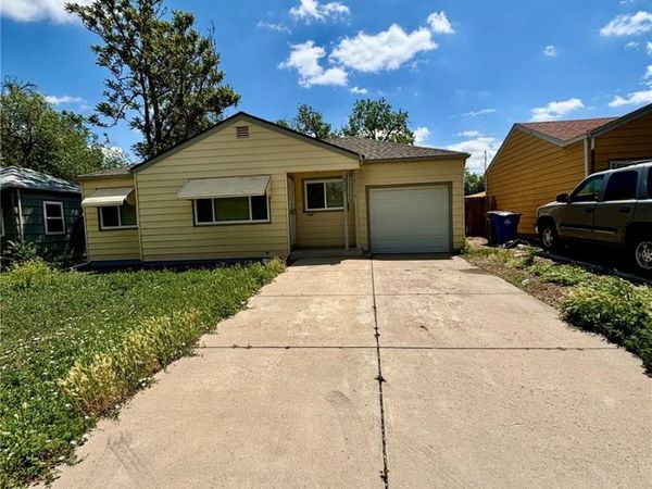 1934 Kenton Street , Aurora, CO 80010