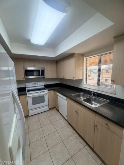 1318 SE 40th Ter, Cape Coral, FL 33904 Photo