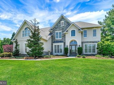 1100 WYNDSONG DRIVE, YORK, PA 17403