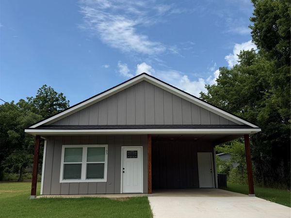 105 Russell, Caddo, OK 74729