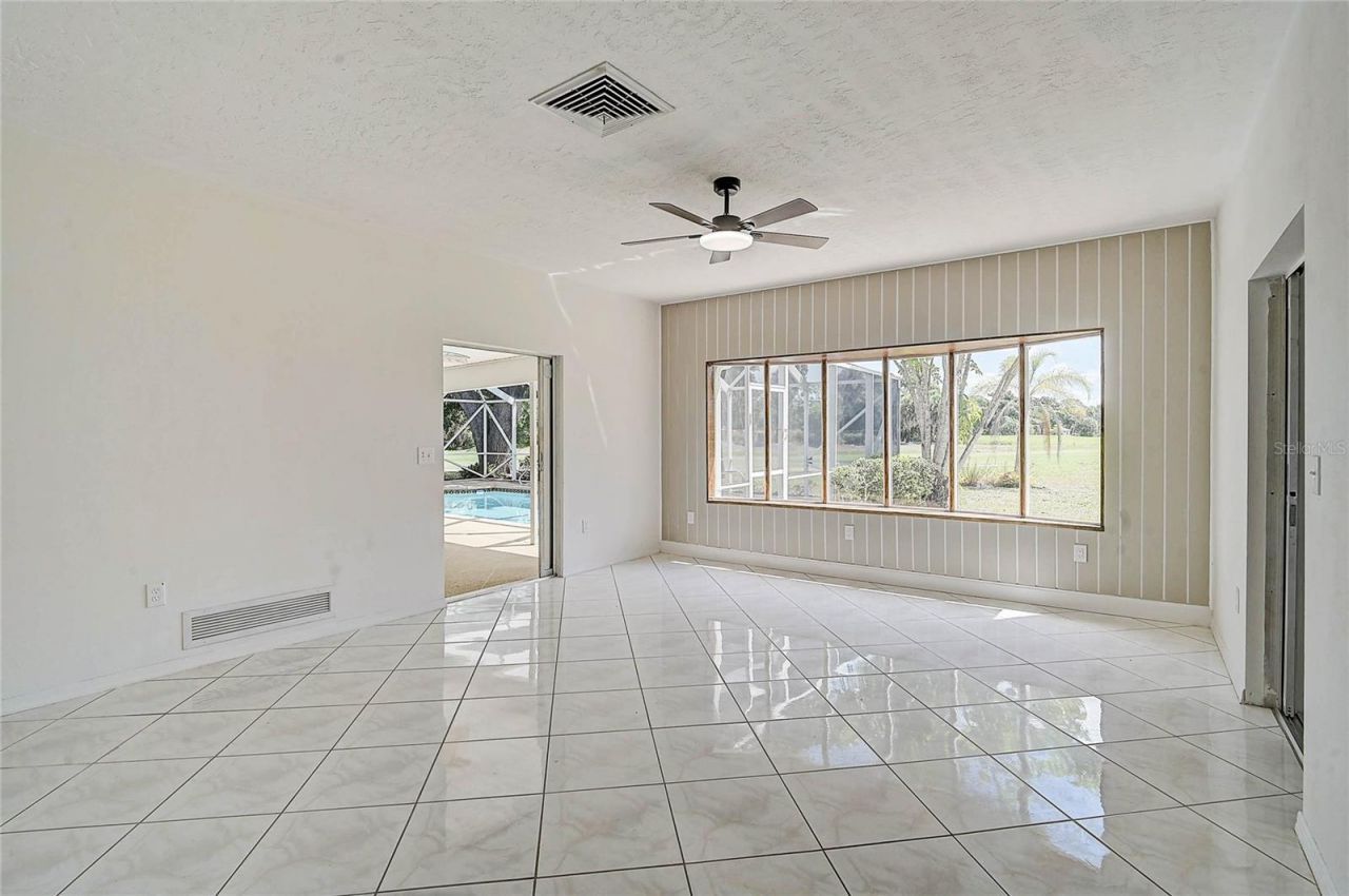 3215 Pine Valley Drive , Sarasota, FL 34239 Photo