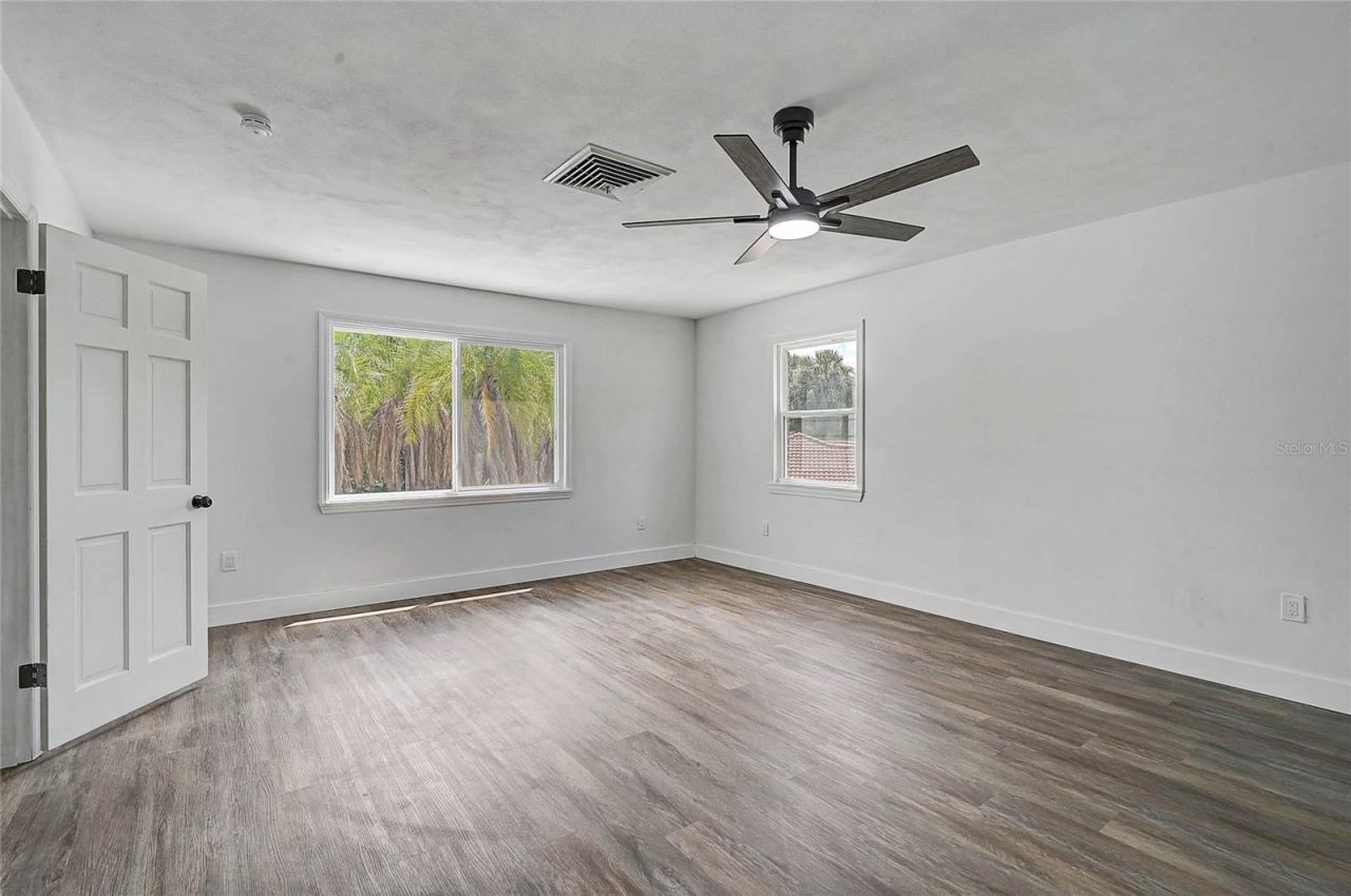 3215 Pine Valley Drive , Sarasota, FL 34239 Photo