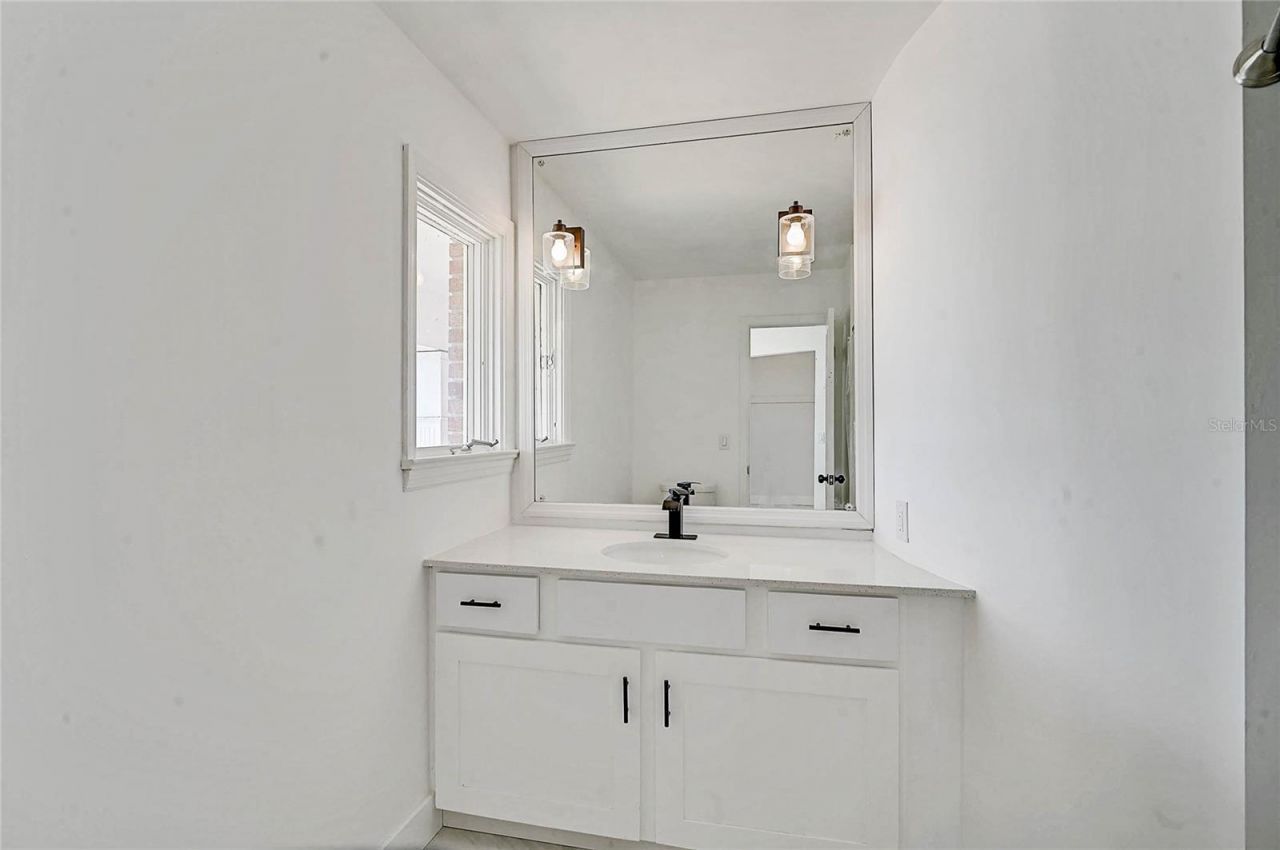 3215 Pine Valley Drive , Sarasota, FL 34239 Photo