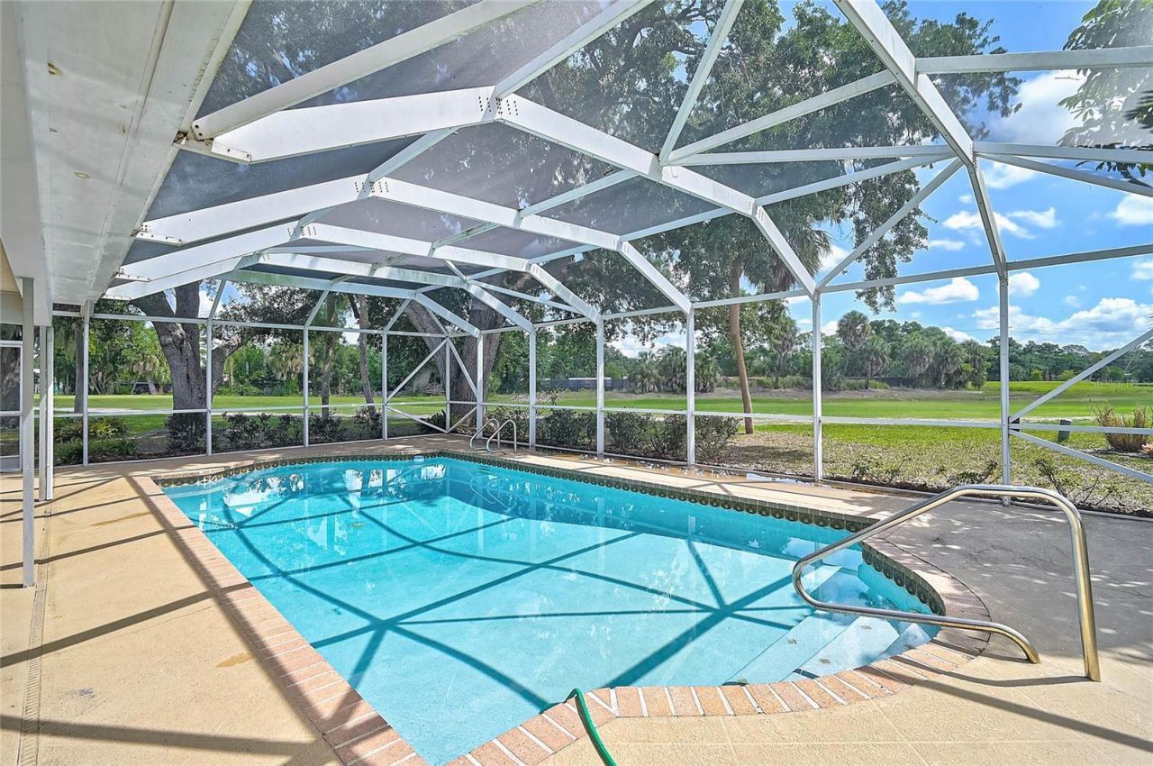 3215 Pine Valley Drive , Sarasota, FL 34239 Photo