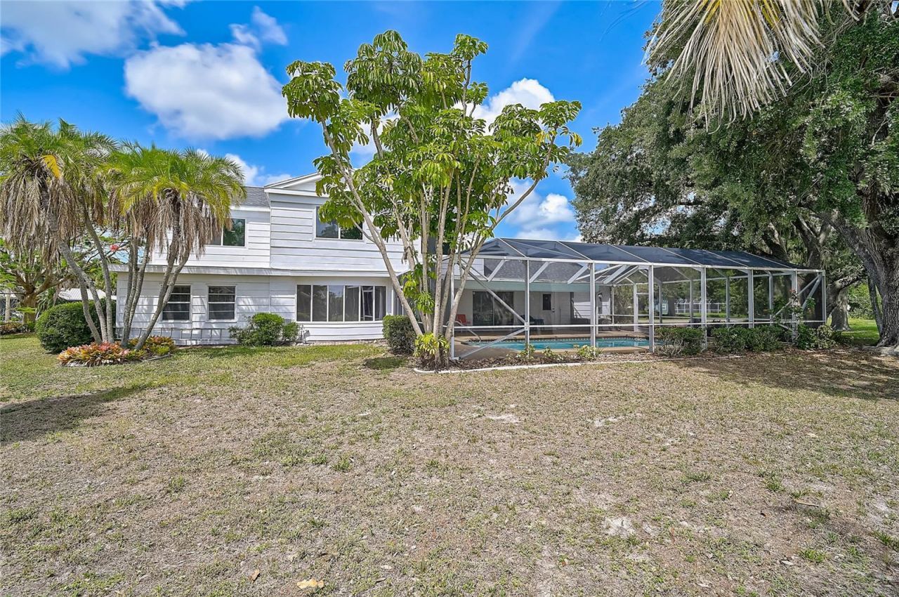 3215 Pine Valley Drive , Sarasota, FL 34239 Photo
