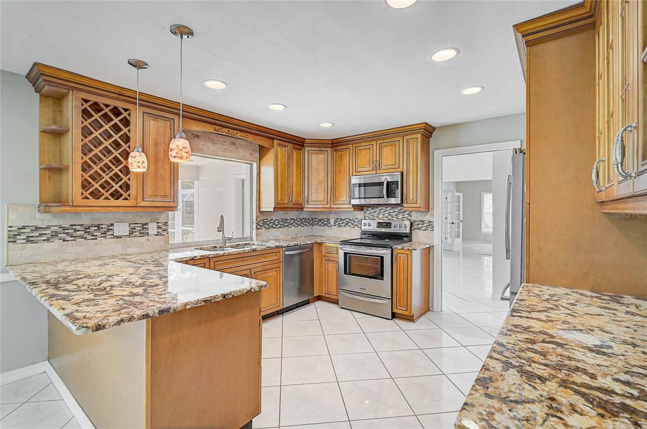 3215 Pine Valley Drive , Sarasota, FL 34239 Photo