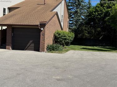 6560 Ridgefield Circle, West Bloomfield Twp, MI 48322