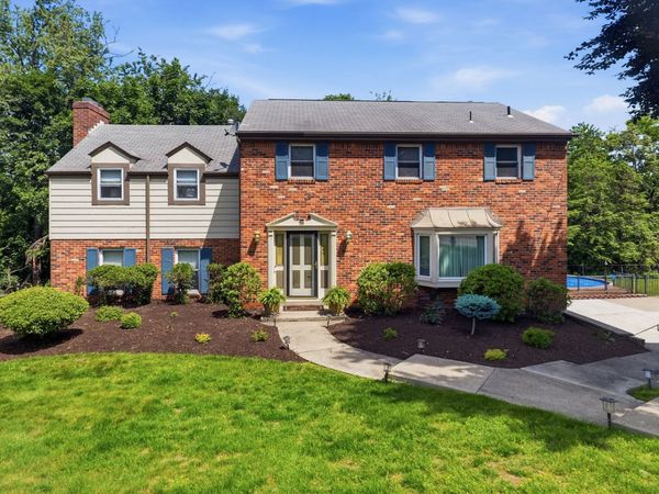 102 Lansdale Court , Pittsburgh, PA 15237