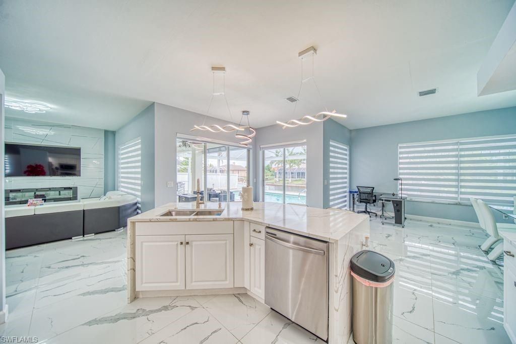 946 SE 23rd Pl , Cape Coral, FL 33990 Photo