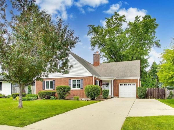 850 Kenton Road , Deerfield, IL 60015