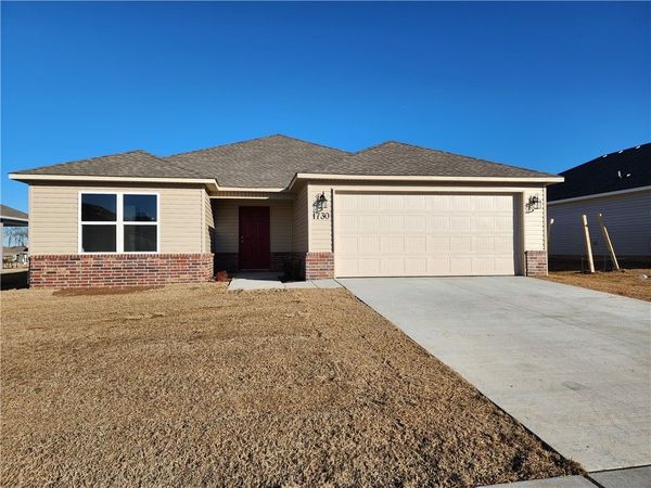 1730 King Road , Centerton, AR 72719