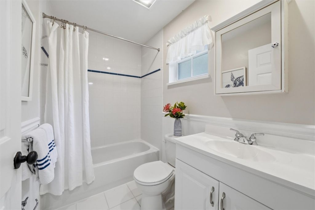 1195 Winding Oaks Circle E, Unit 306, Vero Beach, FL 32963 Photo