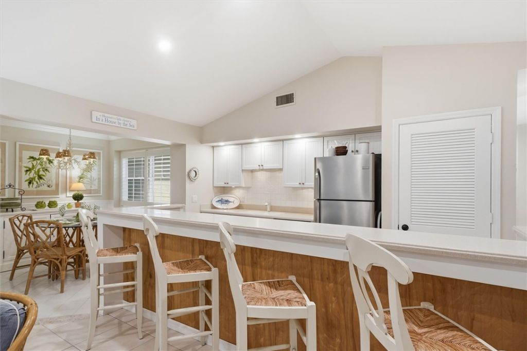 1195 Winding Oaks Circle E, Unit 306, Vero Beach, FL 32963 Photo