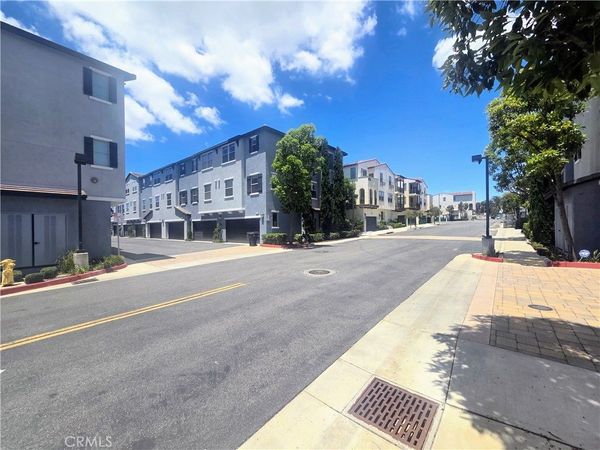 3003 E Pacific Coast Highway , Signal Hill, CA 90804