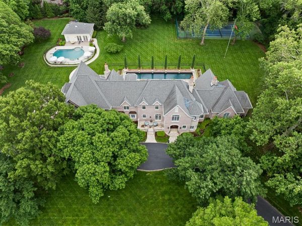 760 Kent Road , Ladue, MO 63124