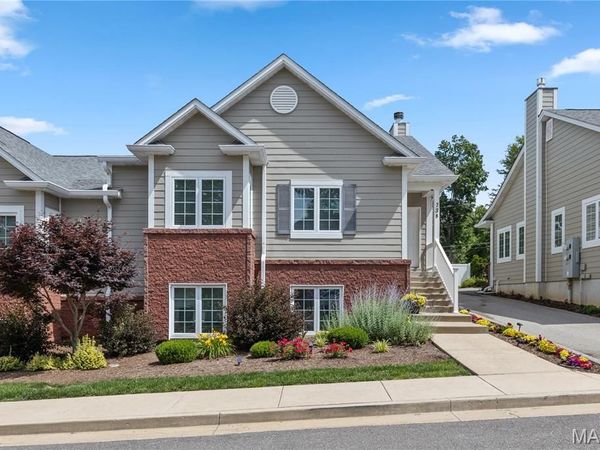 738 Windberry Court , Unit 9, Oakland, MO 63122
