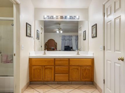 237 Yosemite Meadows Dr, Modesto, CA 95357 Photo
