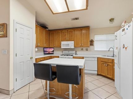 237 Yosemite Meadows Dr, Modesto, CA 95357 Photo