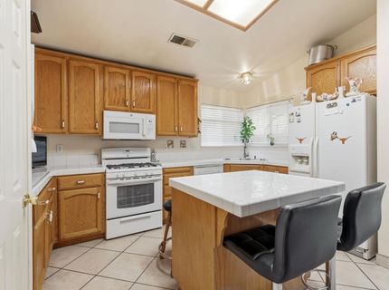 237 Yosemite Meadows Dr, Modesto, CA 95357 Photo