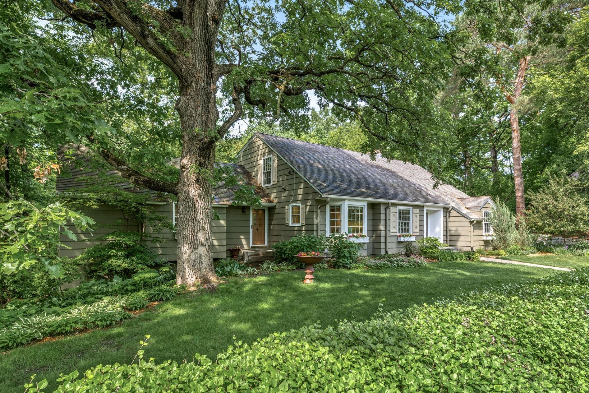 1420 Alpine Pass, Golden Valley, MN 55416