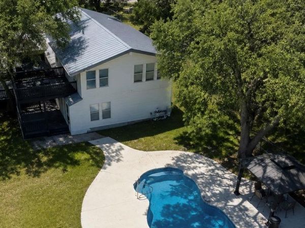 1303 Canyon Edge , Canyon Lake, TX 78133