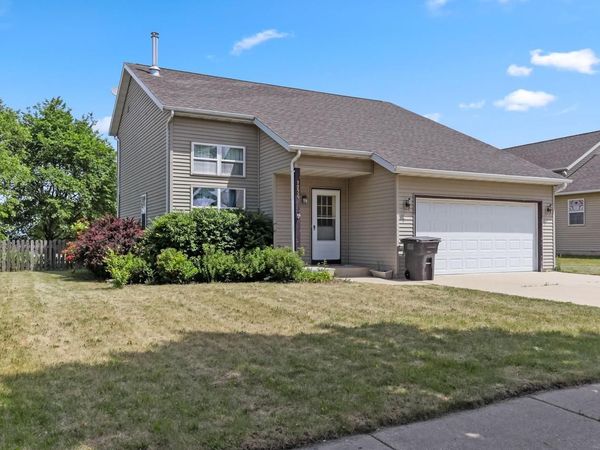 1226 Peninsula LANE, Whitewater, WI 53190