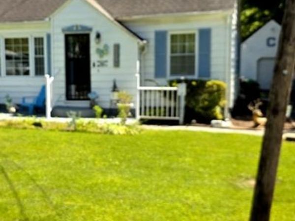 1716 W Monroe Street W, Herrin, IL 62948