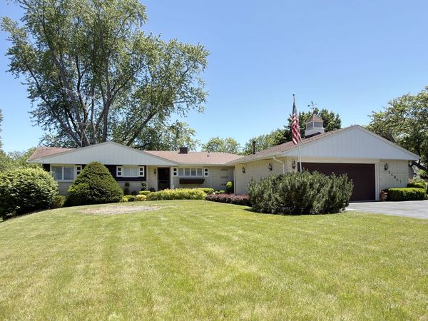 34841 N leonard Avenue, Ingleside, IL 60041