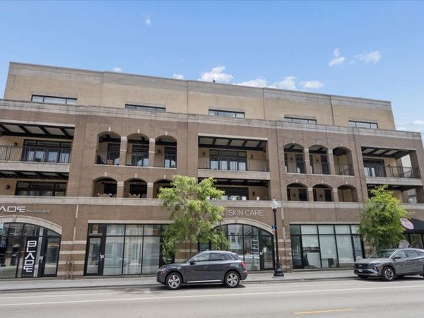 1423 W BELMONT Avenue , Unit 4, Chicago, IL 60657