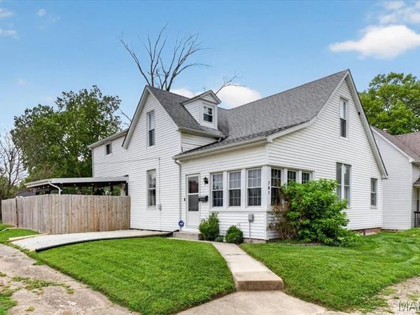 701 Hecker Street , Belleville, IL 62221