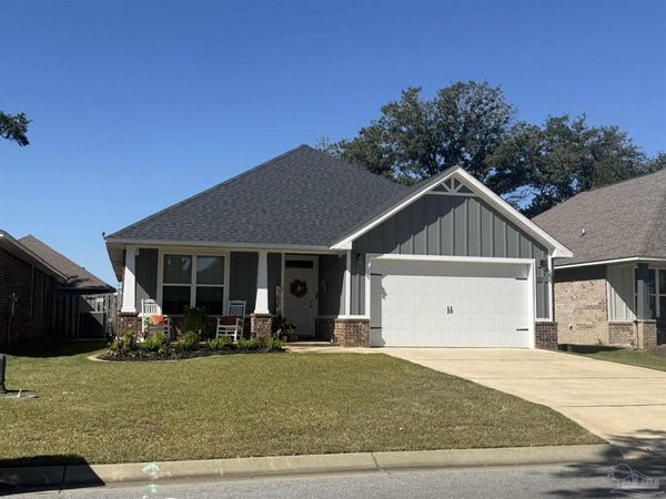 5313 Parkside Dr, Pace, FL 32571