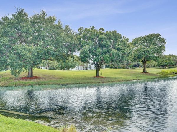 9460 Poinciana Place, Unit 101, Davie, FL 33324